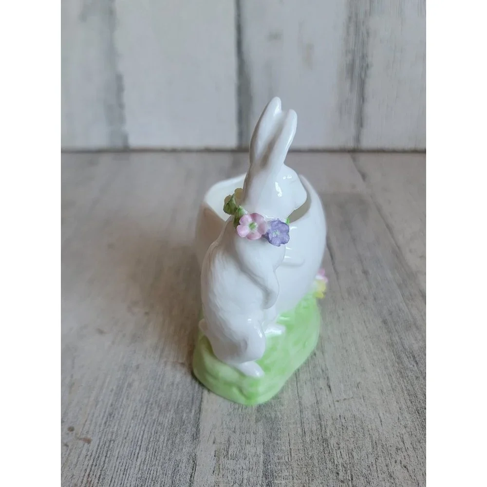 Ceramic white bunny Easter egg holder figure home decor‎